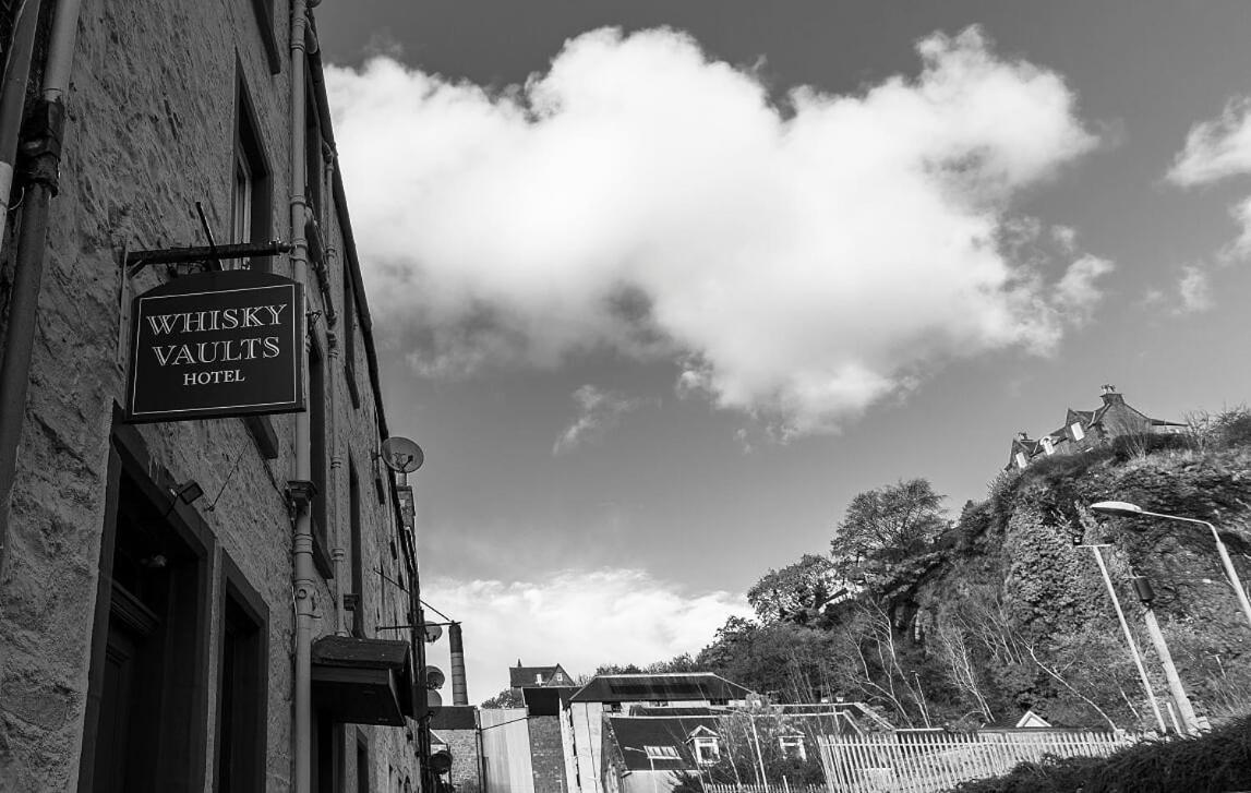 The Whisky Vaults Hotel Oban Exterior foto